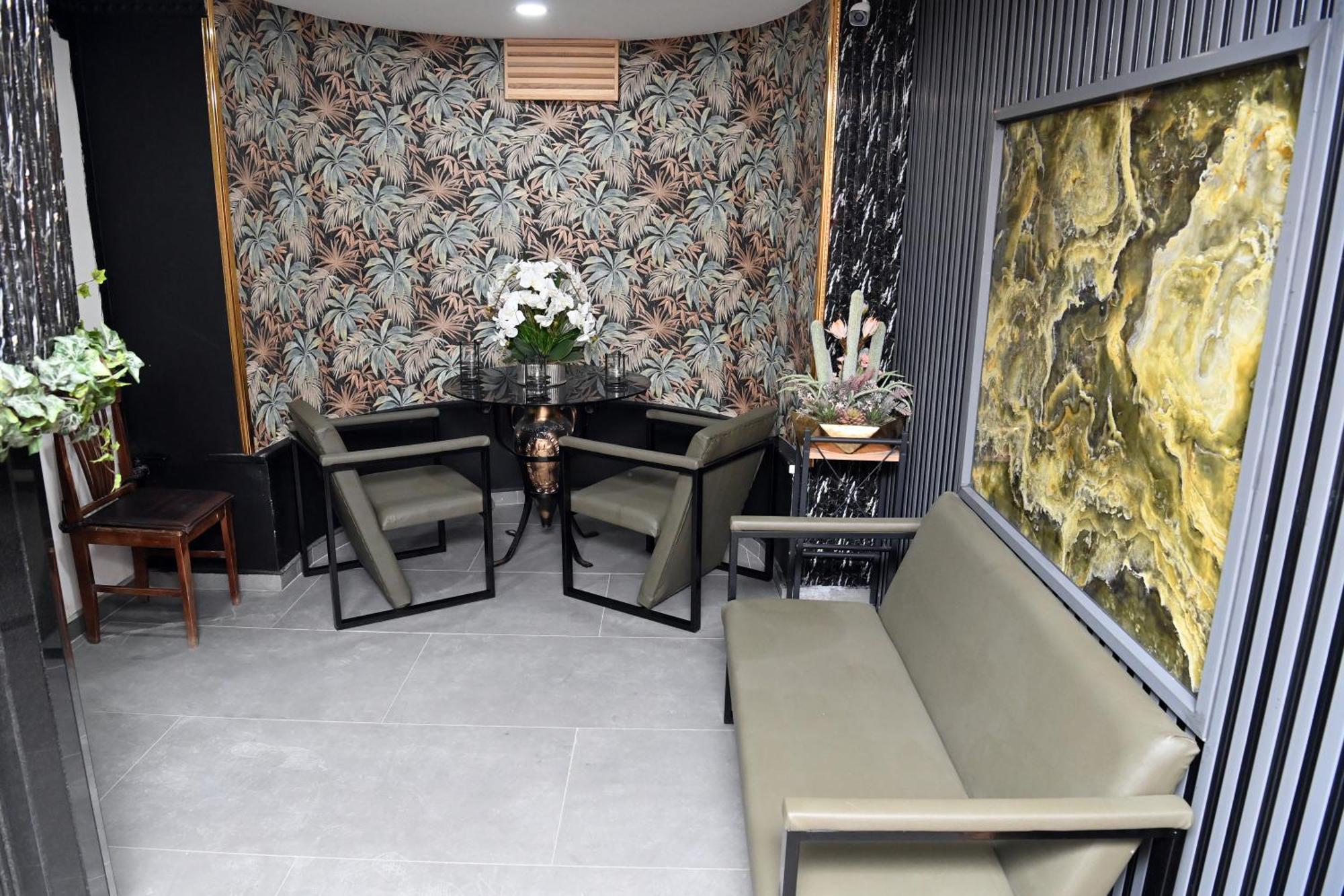 Safir Hotels 锡利夫里 外观 照片