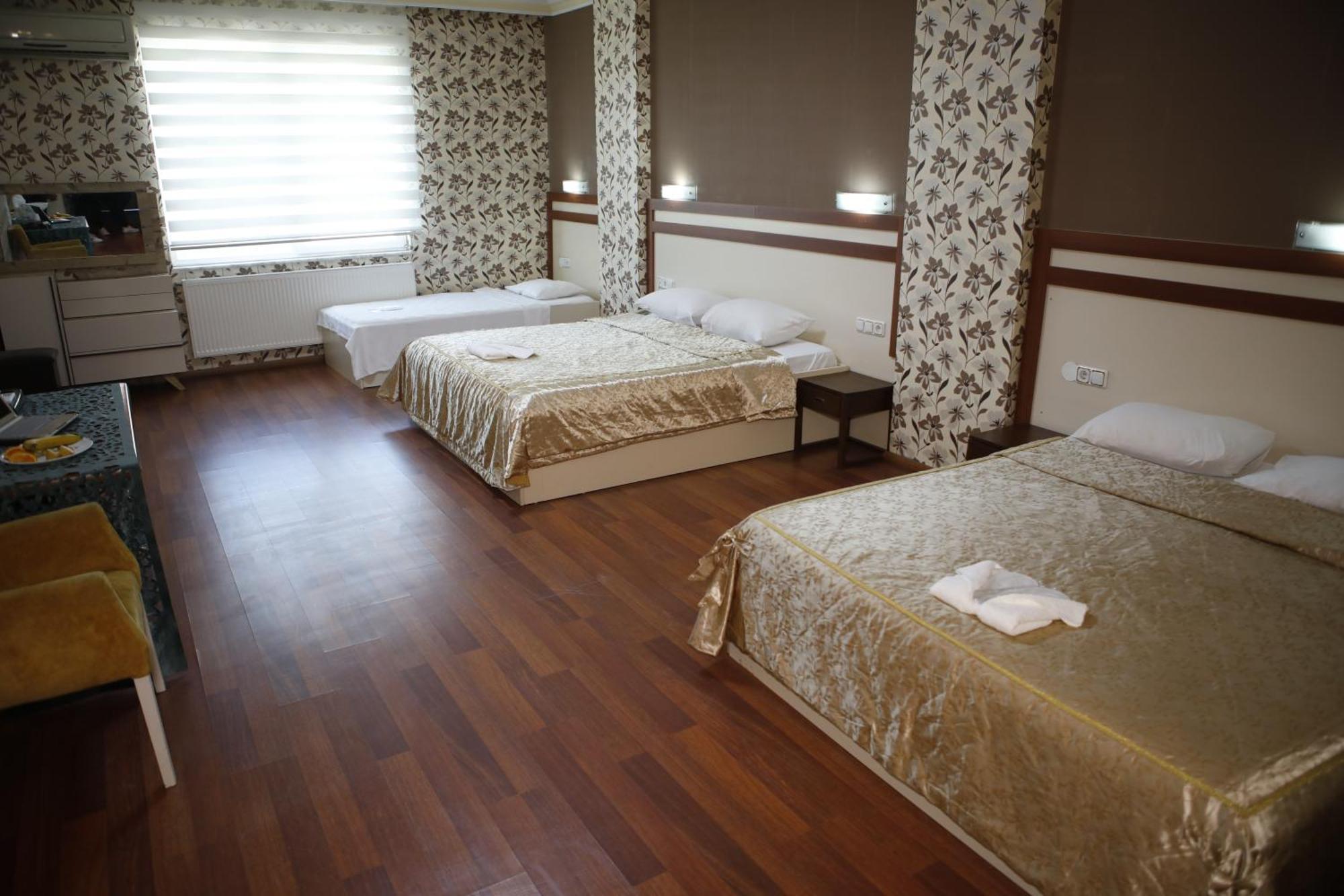 Safir Hotels 锡利夫里 外观 照片